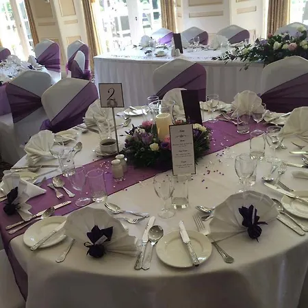 فندق Downe Arms Country 4*