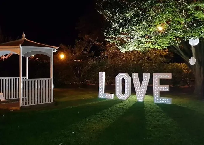 Hotel Downe Arms Country