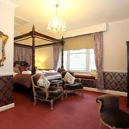 Downe Arms Country 호텔 위캄